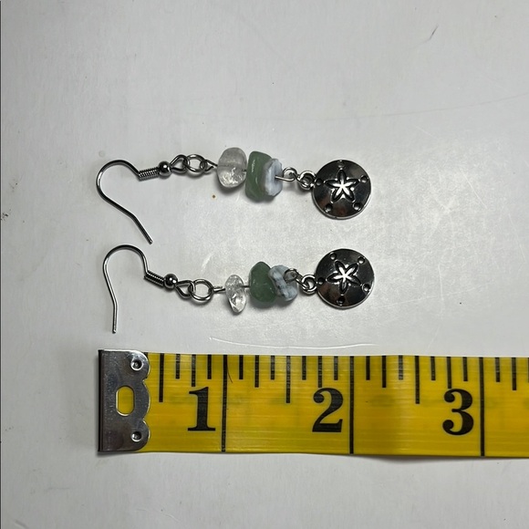 Sand dollar silver colored earrings - Picture 5 of 5